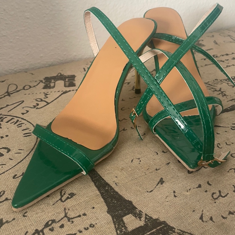 Emerald short heel